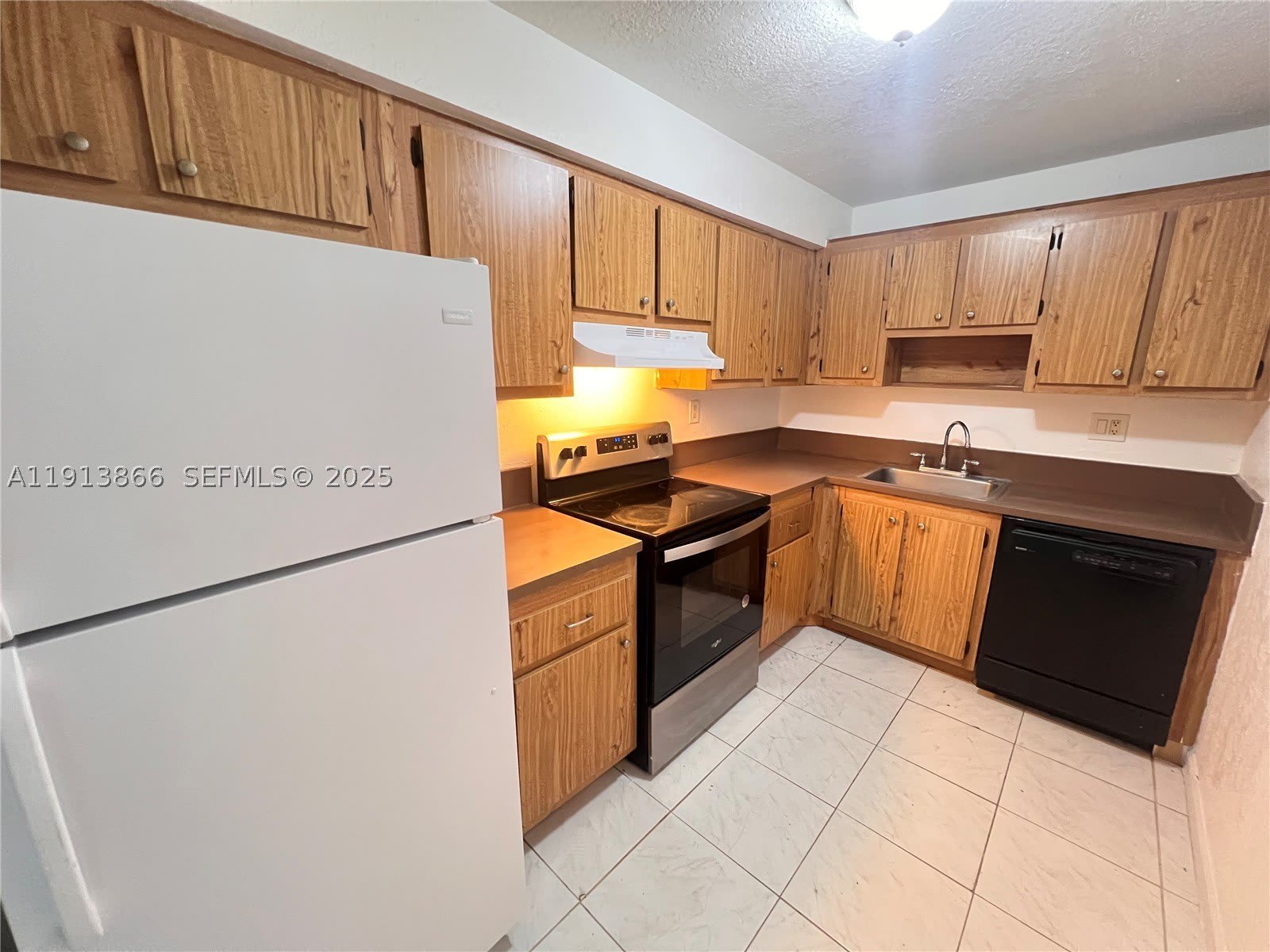 3720 N Pine Island Rd – photo 1