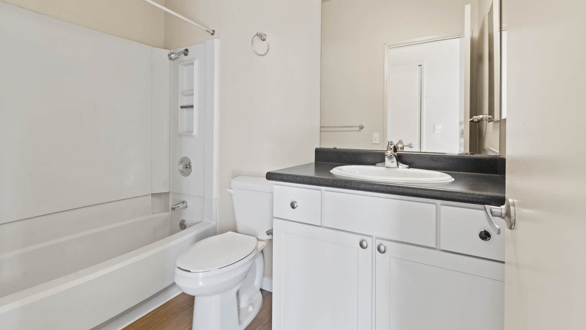 Schooner Bay Apartment Homes – photo 2