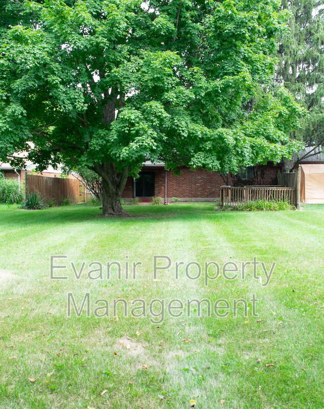 3160 Honeysuckle Rd – photo 3