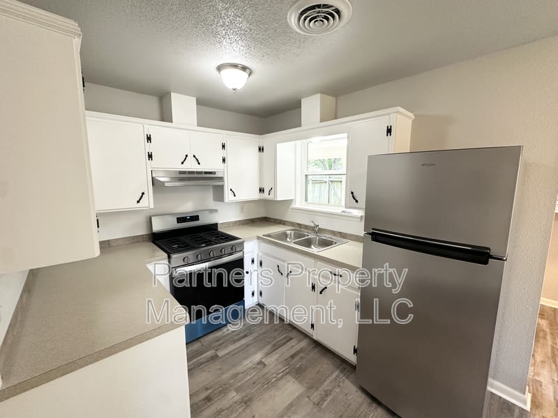 2409 Cottonwood Place – photo 3