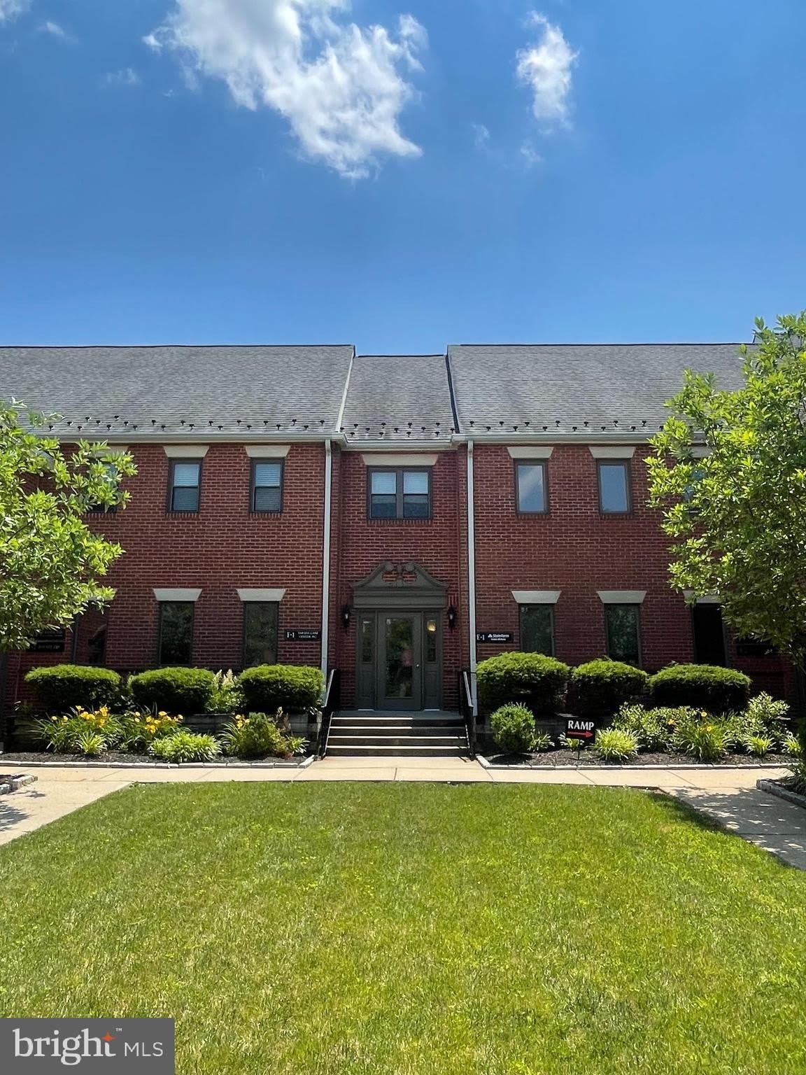 270 W LANCASTER Avenue – photo 2