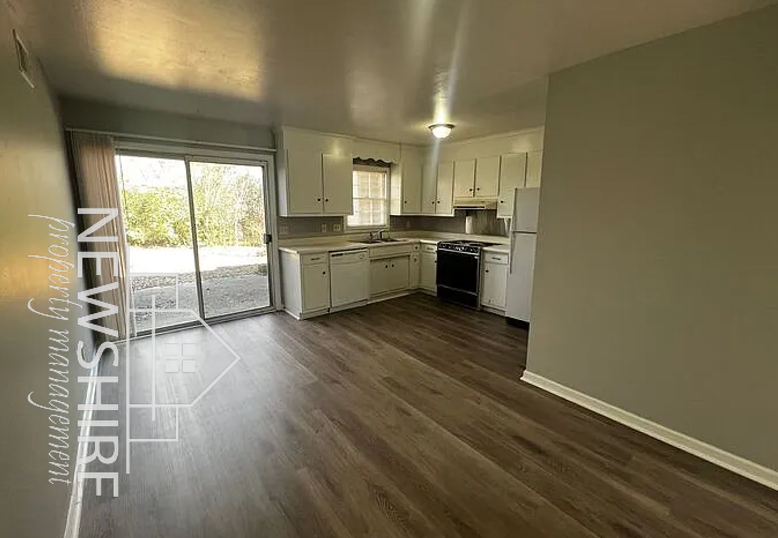 Charming 2-bedroom 1.5 Bathroom – photo 5