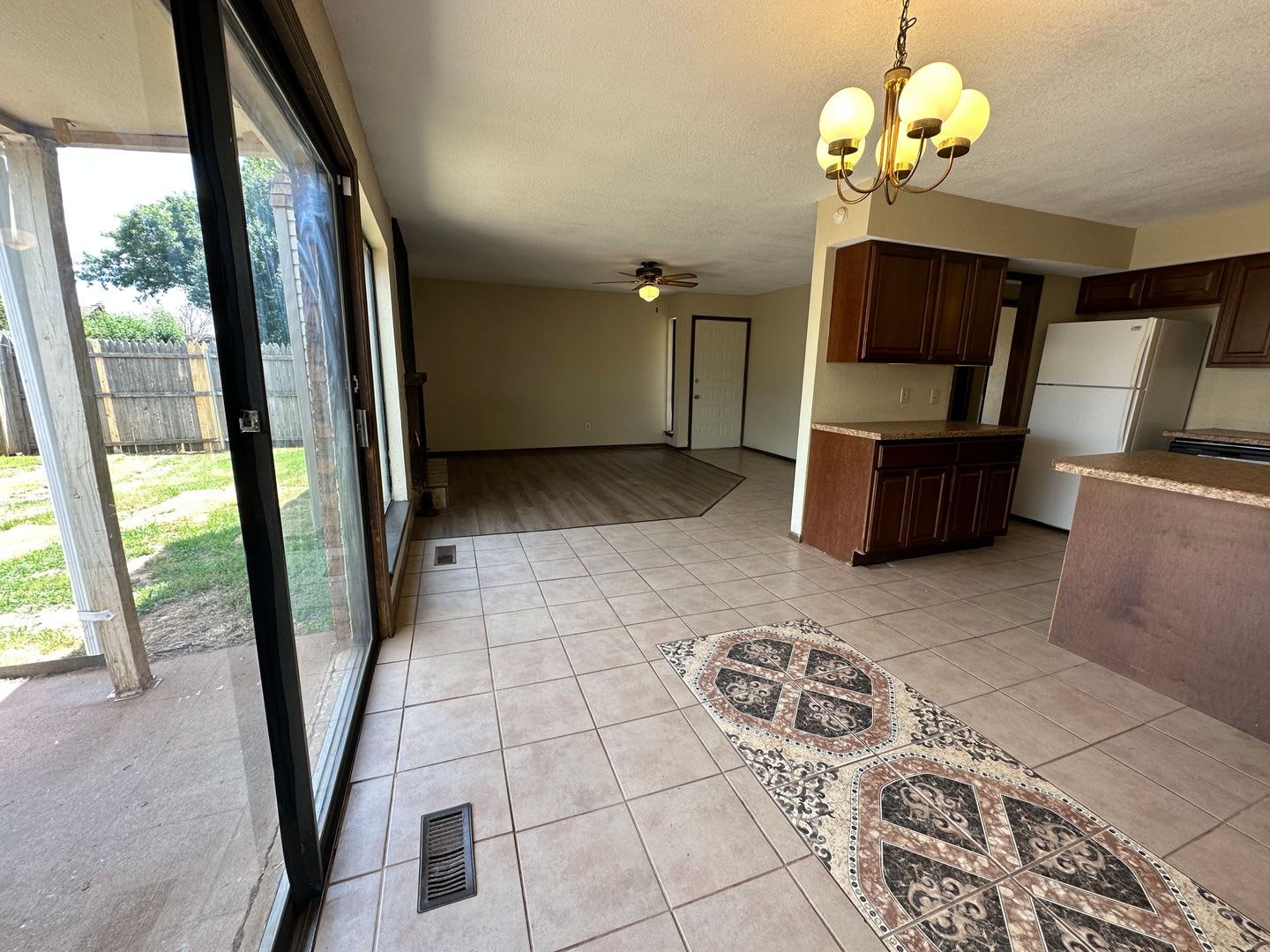 2 Bedroom 2 Bathroom 1 Car Garage (Council & SW 44th St) – photo 5