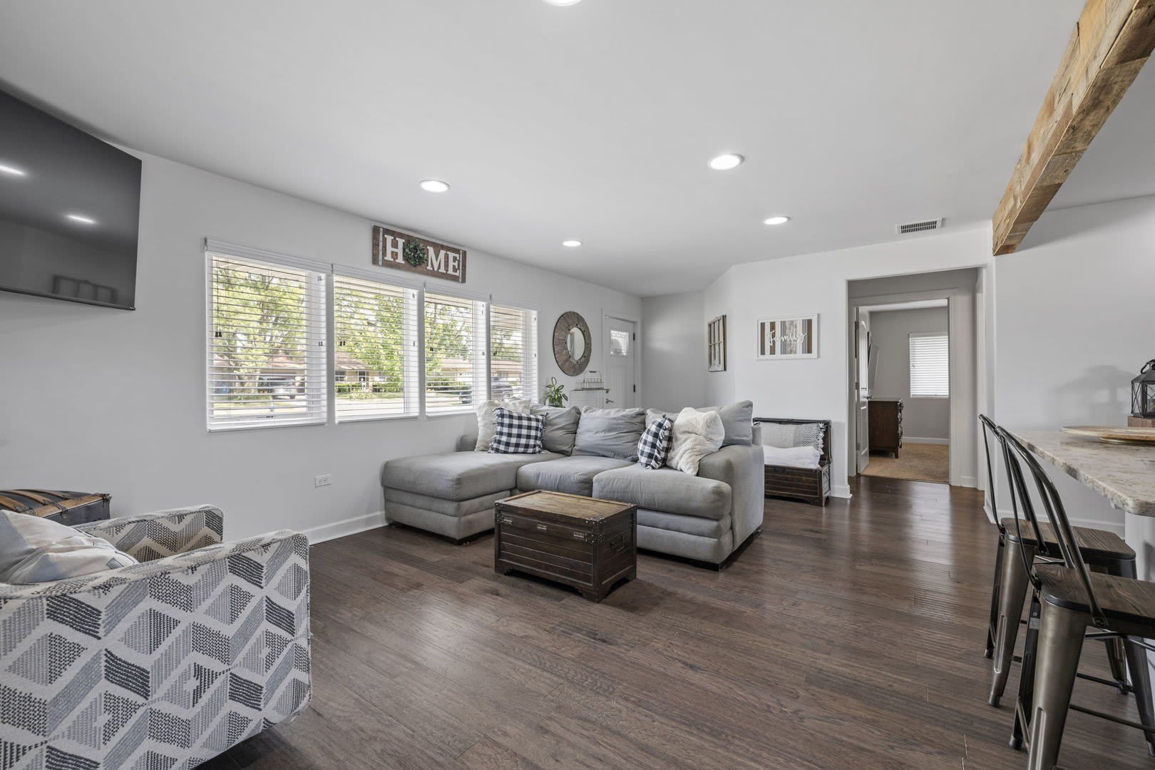 1621 Barthelone Street – photo 3