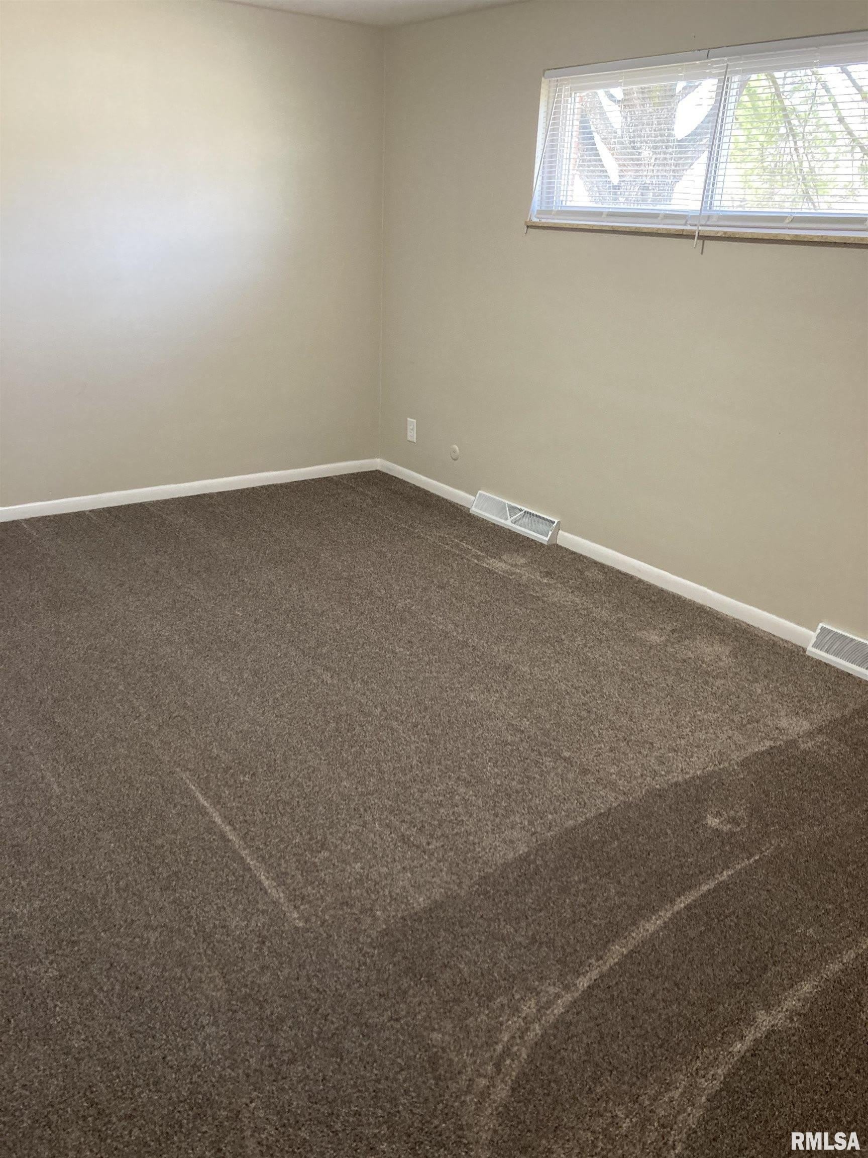 212 E OAK CLIFF Court – photo 5