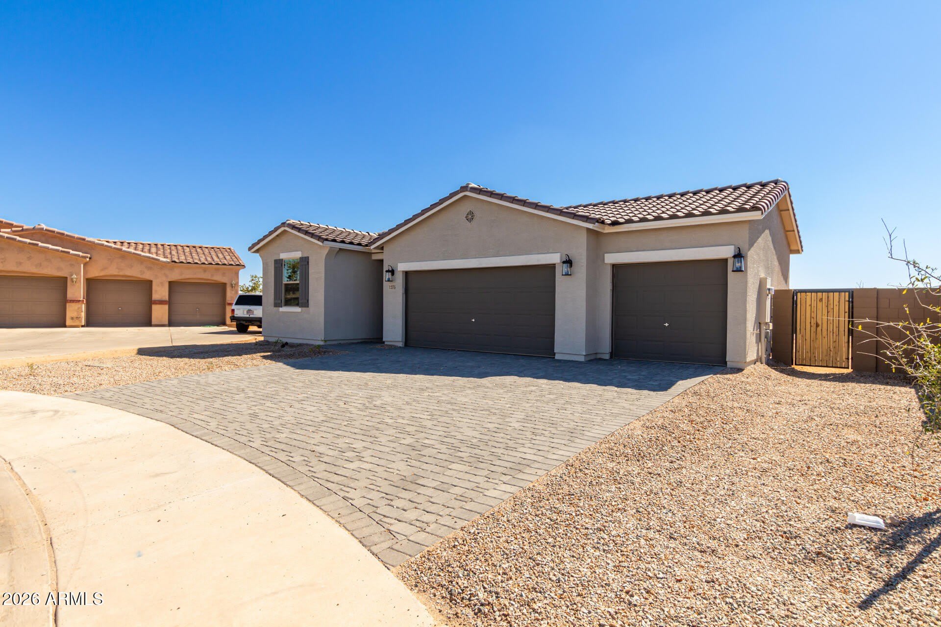 1275 E JAHNS Drive – photo 3
