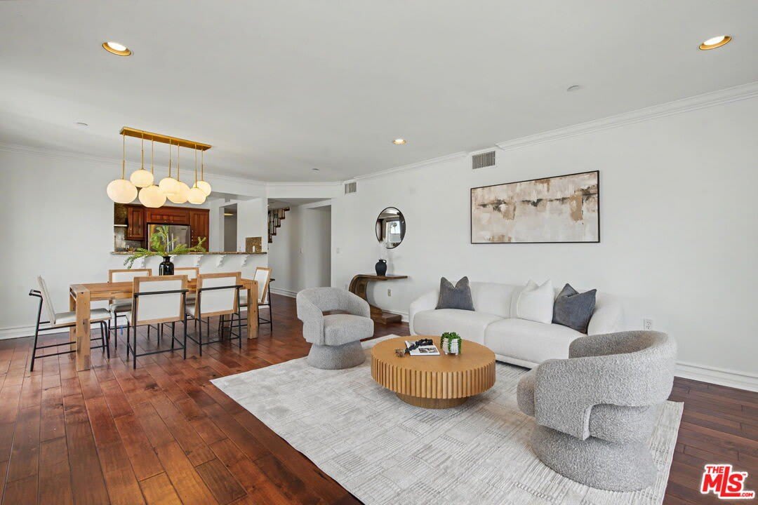 1878 Greenfield Ave – photo 4