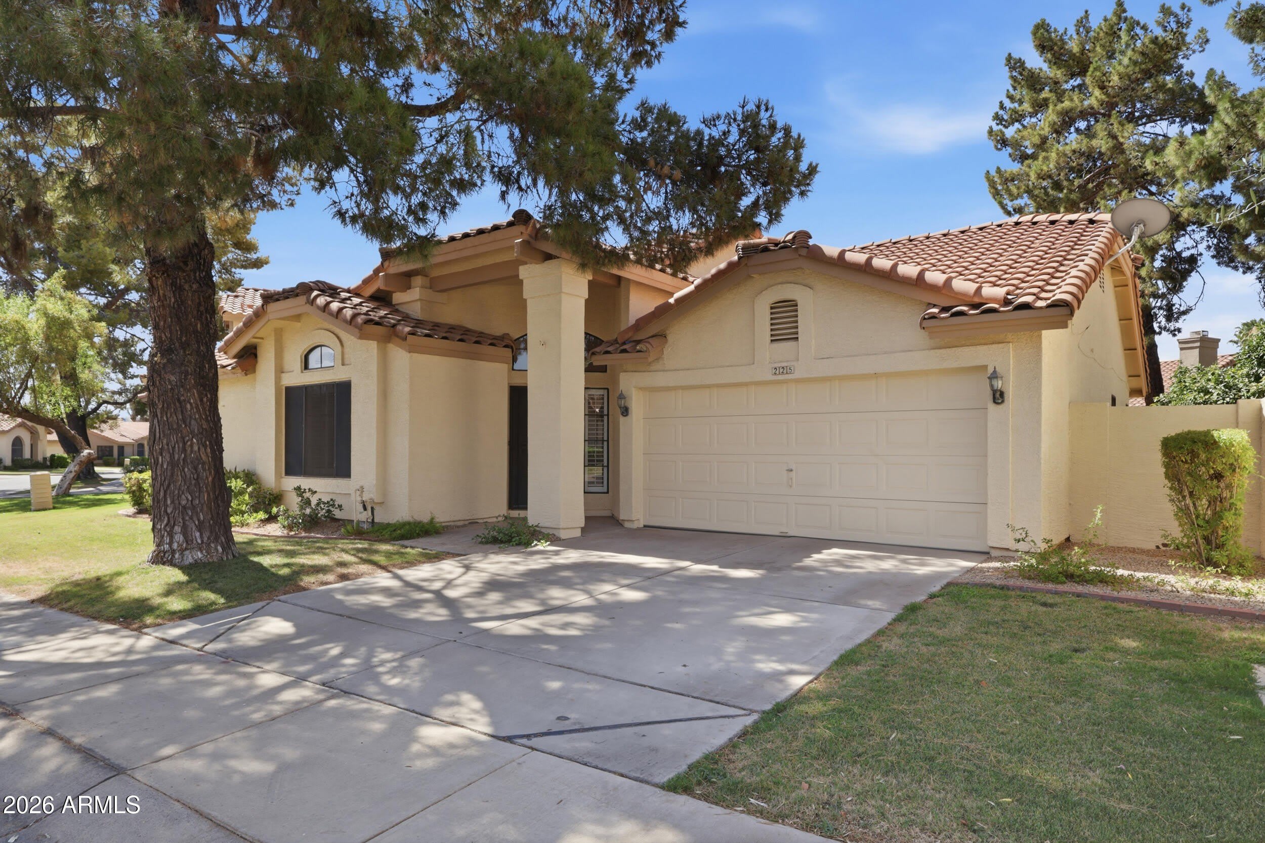 225 W VERA Lane – photo 2