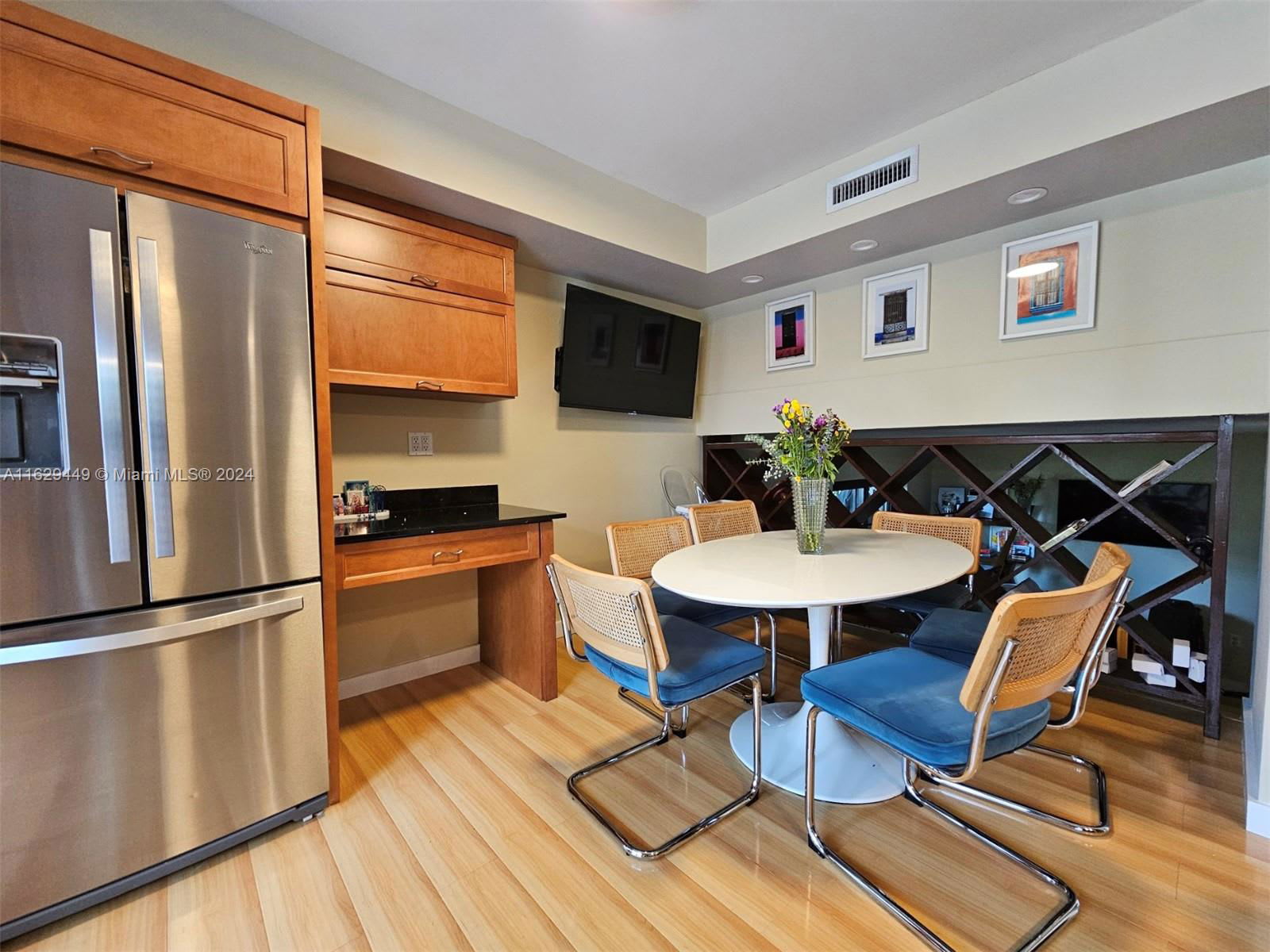 400 Valencia Avenue – photo 3