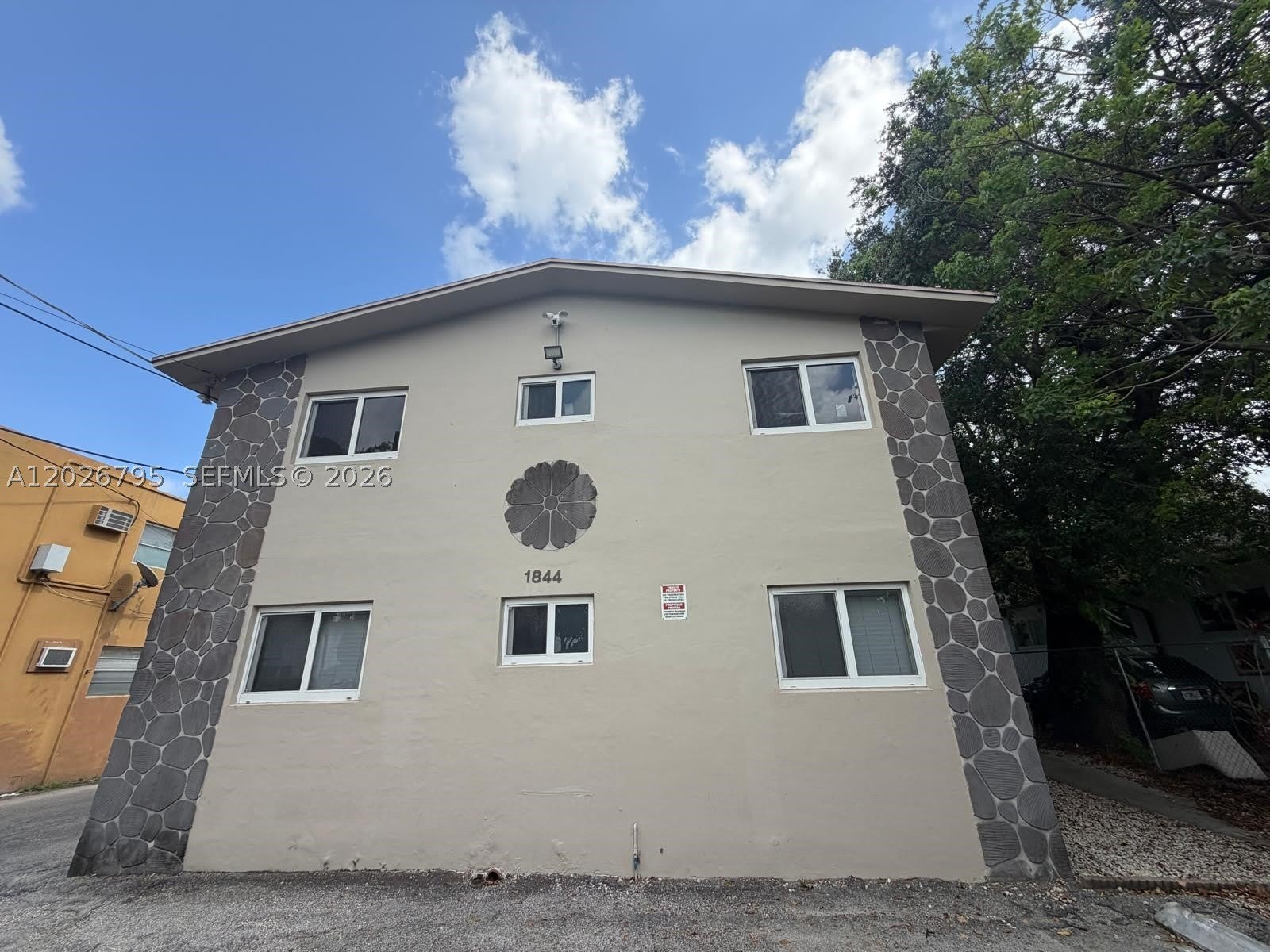 1844 NW 19th St – photo 1