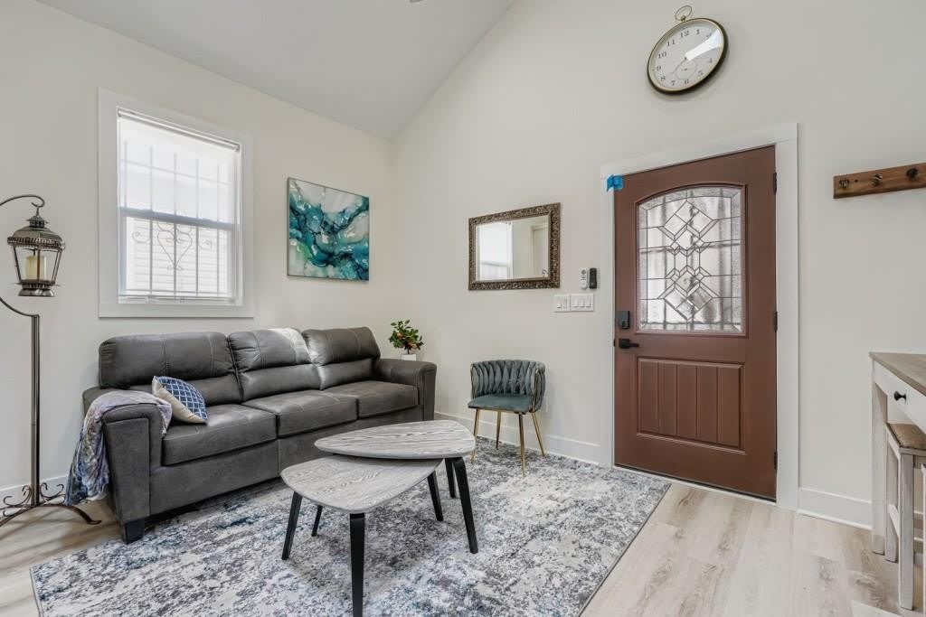 18 Booker Street NW – photo 3