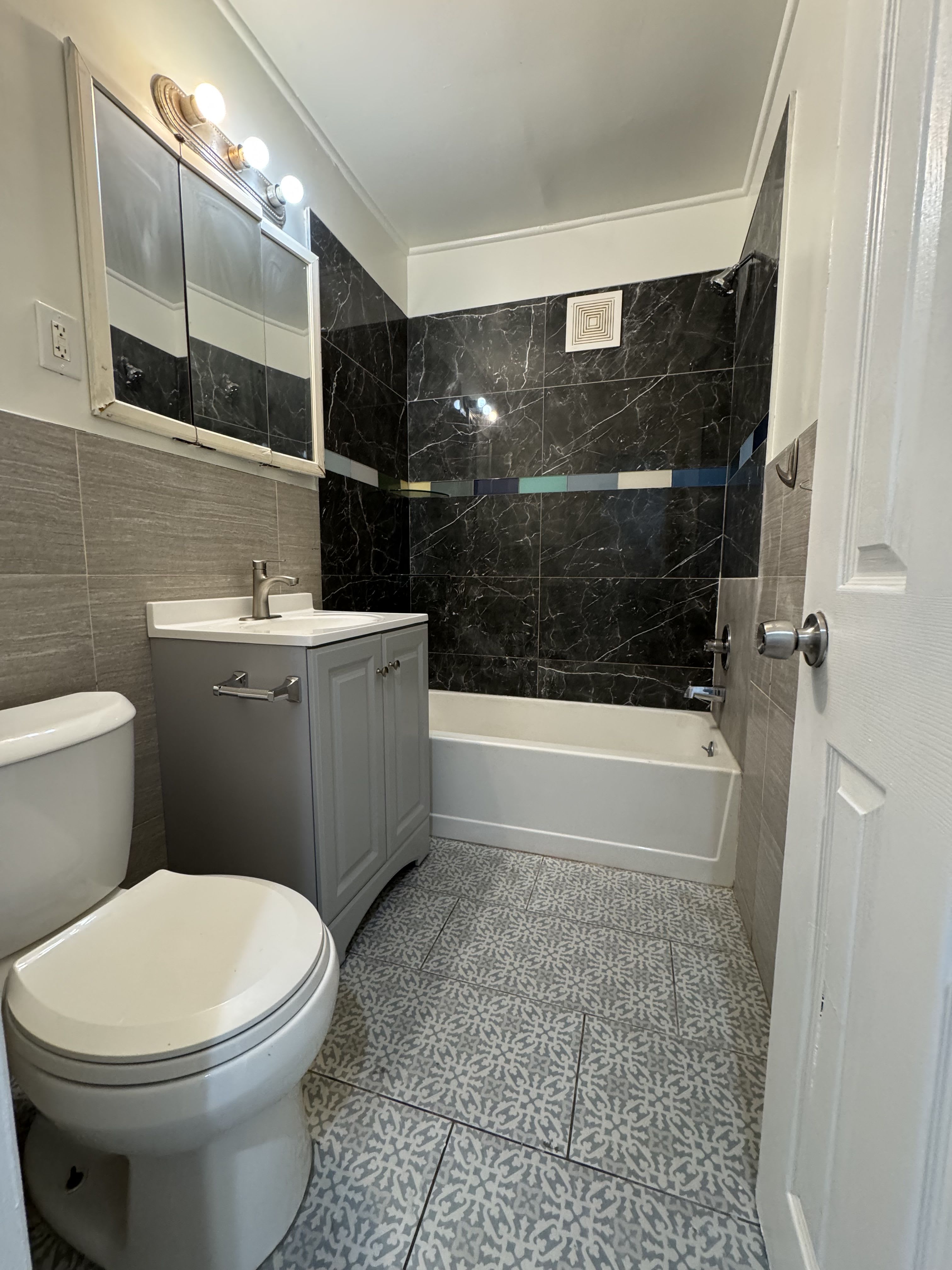 5443 Torresdale Ave – photo 3