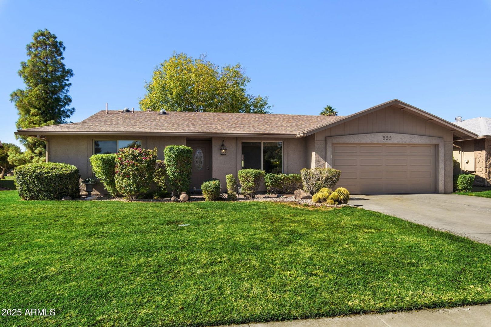 Welcome To This Stunning Updated 2 Bedroom 2 Bathroom Home On A Lake Located In The Vibrant Community Of Leisure World A 45 Active Adult Resort Community Available For June Through October 2026 Summer Rental Only – photo 2