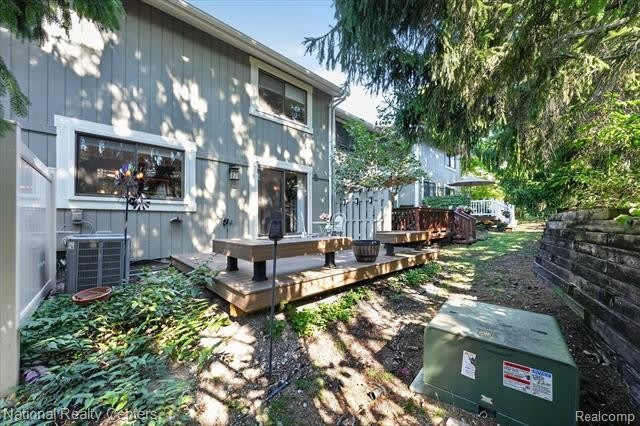 878 Yorktown Court – photo 2