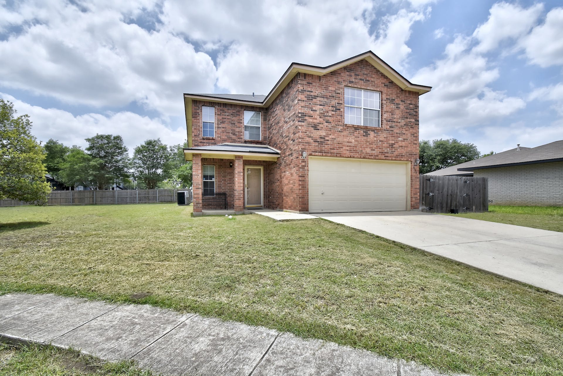 8807 Shadow Wood Ln – photo 2