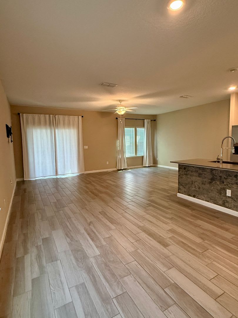 Great 3 bedroom 2.5 bath Townhouse – photo 3