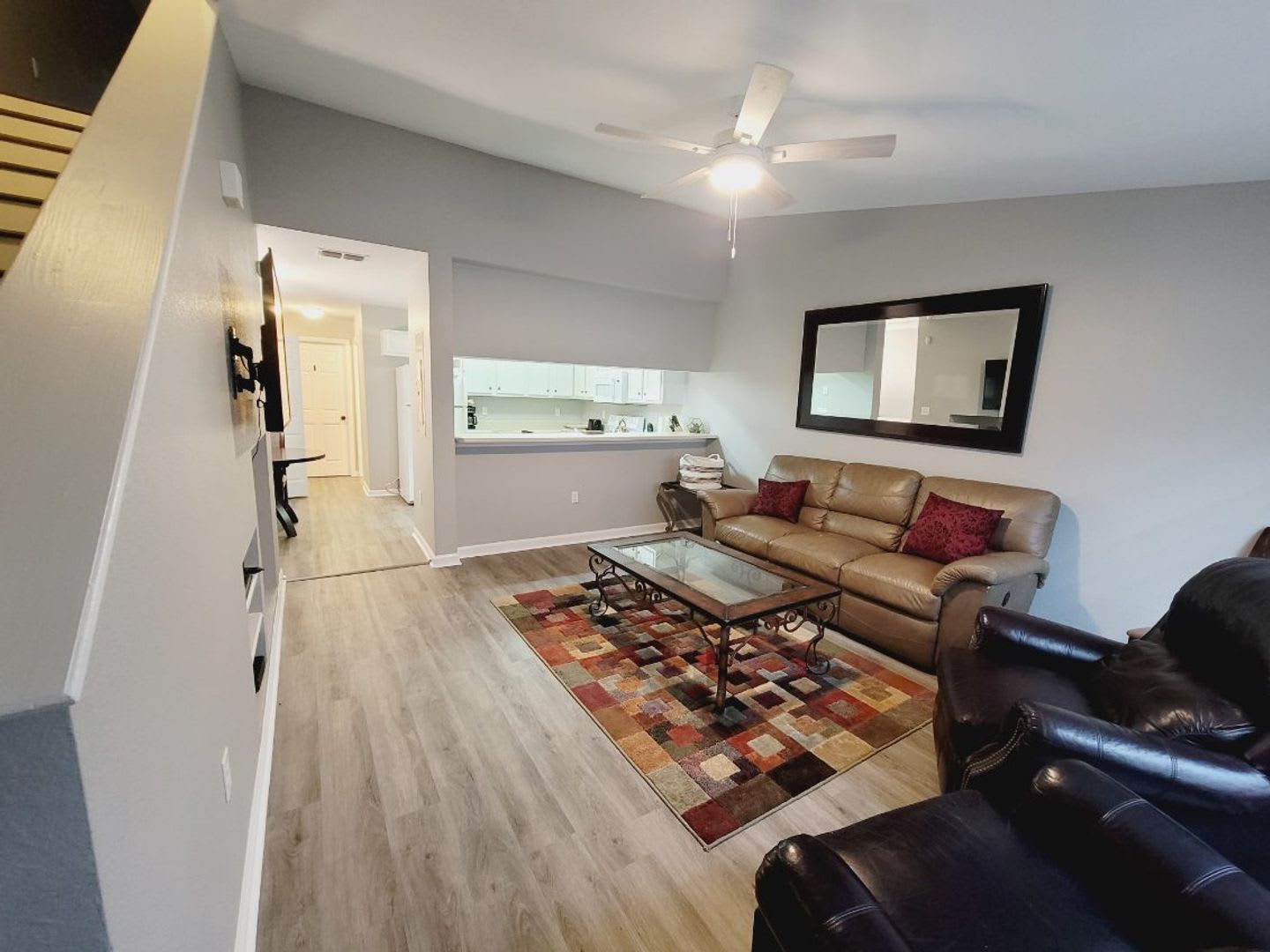 Lovely 3 3 W Vaulted Ceilings Washer Dryer Furnished Or Unfurnished Community Pool Gym Avail Now For 1595 Month – photo 3