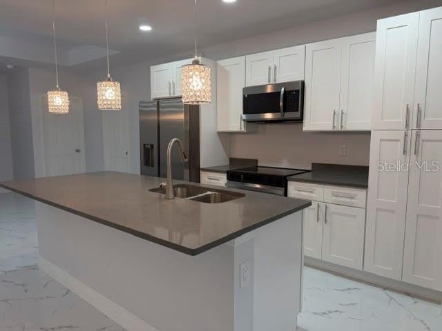 744/746 EISENHOWER Boulevard – photo 2