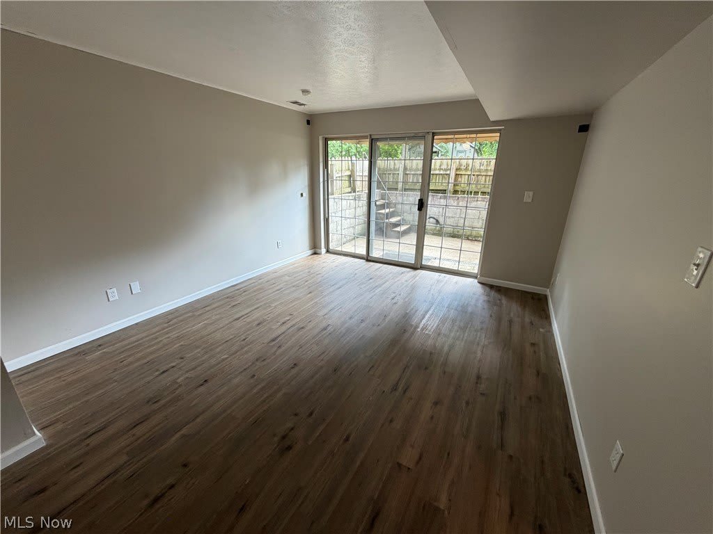 3831 Eigen Street – photo 2