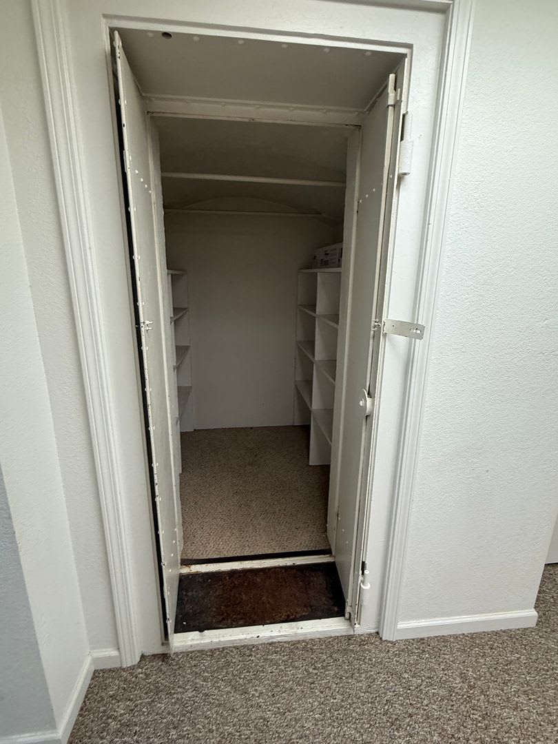 126 S. Main St. – photo 5