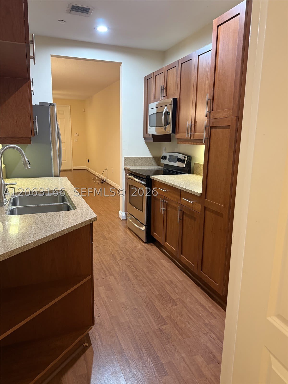 1333 SW 4th Ct – photo 4