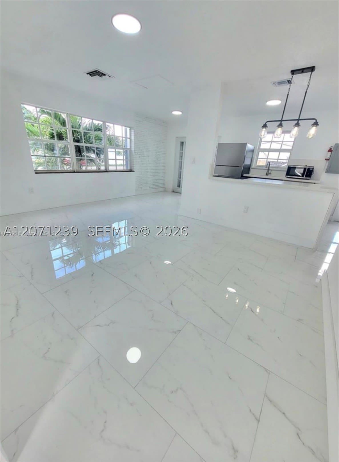 7031 Taylor St – photo 4