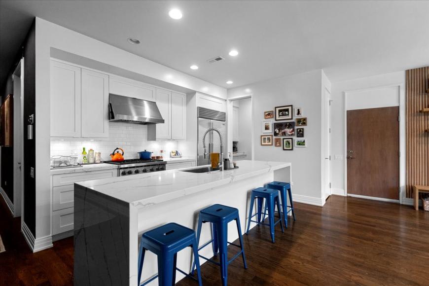 2749 N Lakewood Ave – photo 5