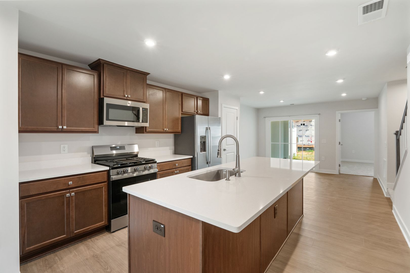 **$500 OFF FIRST MONTHS RENT** Brand-New 3-Bedroom Home in a Peaceful Raleigh Community – photo 5