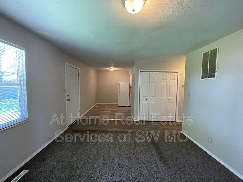 900 S Crutcher – photo 4