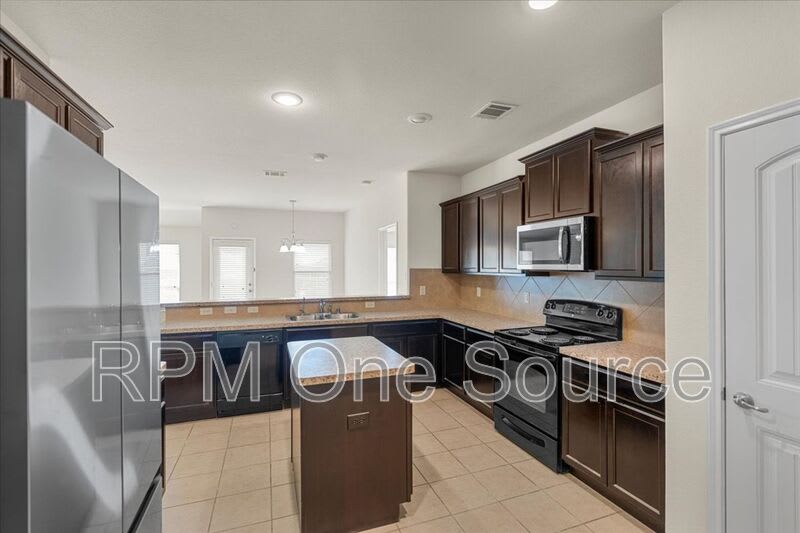1729 Park Trails Blvd. – photo 2
