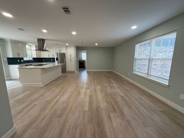 420 Dolphin Street – photo 5