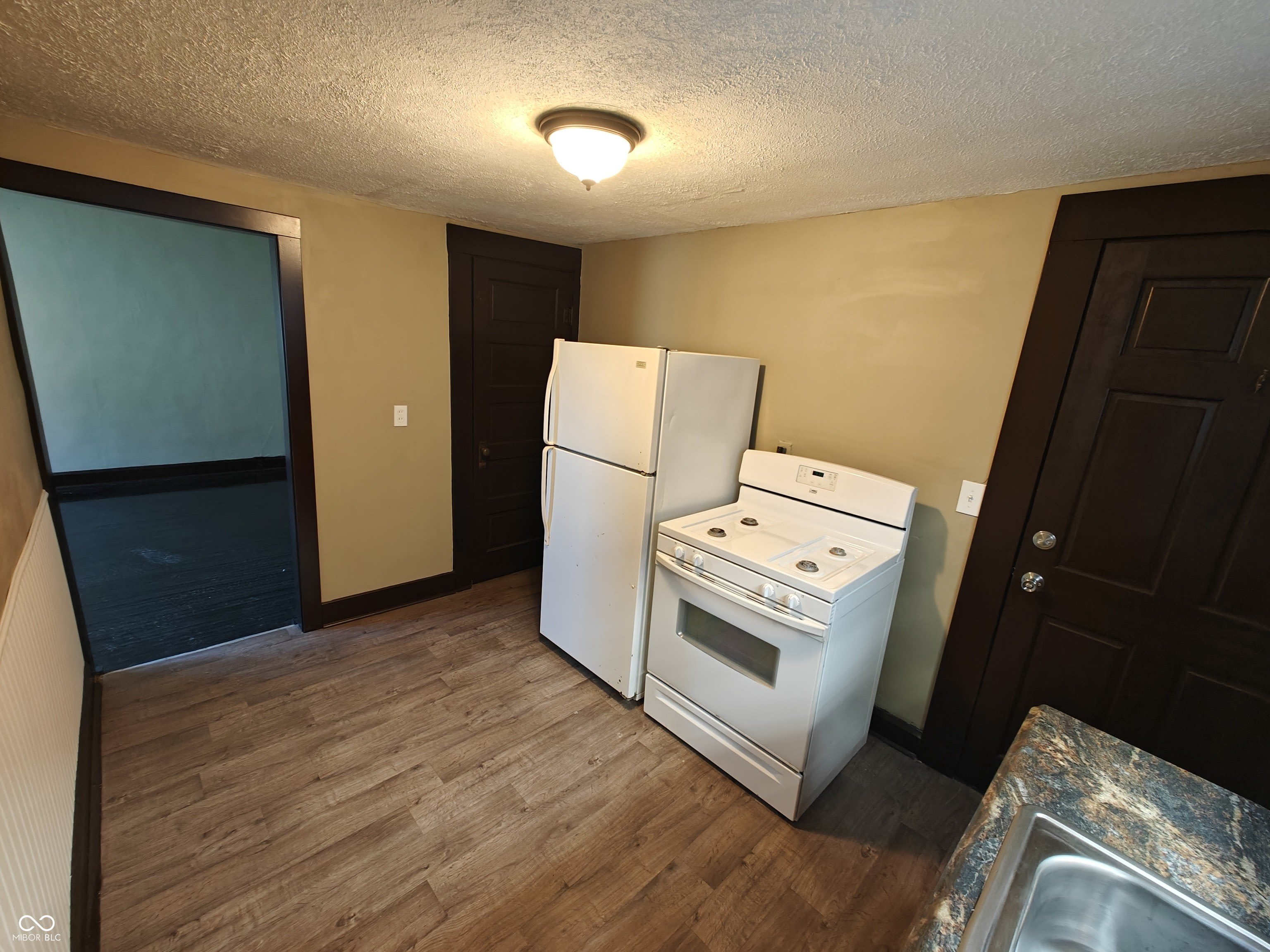 202 E Taylor Street – photo 4