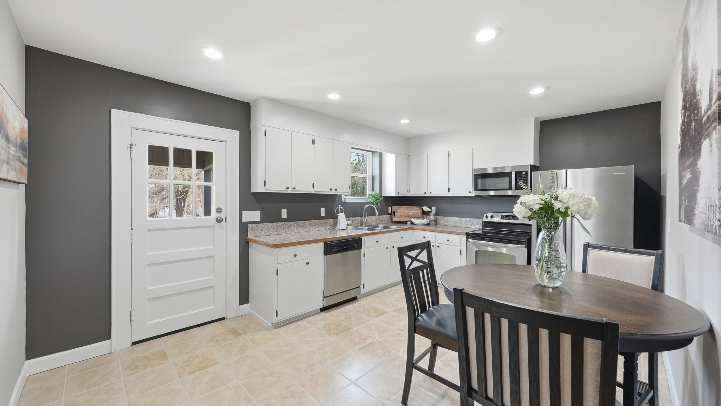 408 Broughton Street – photo 5