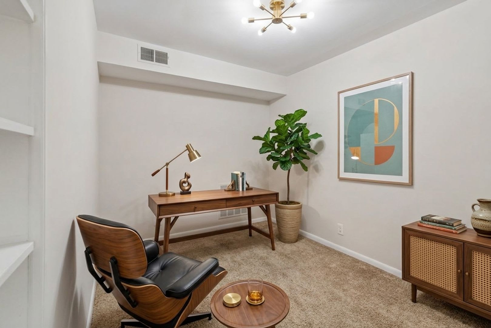 Move-In Ready 801 Sq/F Ground Floor Condo with Walk-Out Patio in Silver Spring – photo 3
