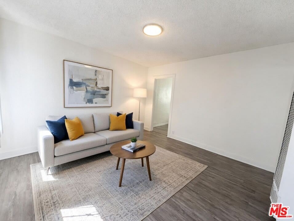 2621 Magnolia Ave – photo 1