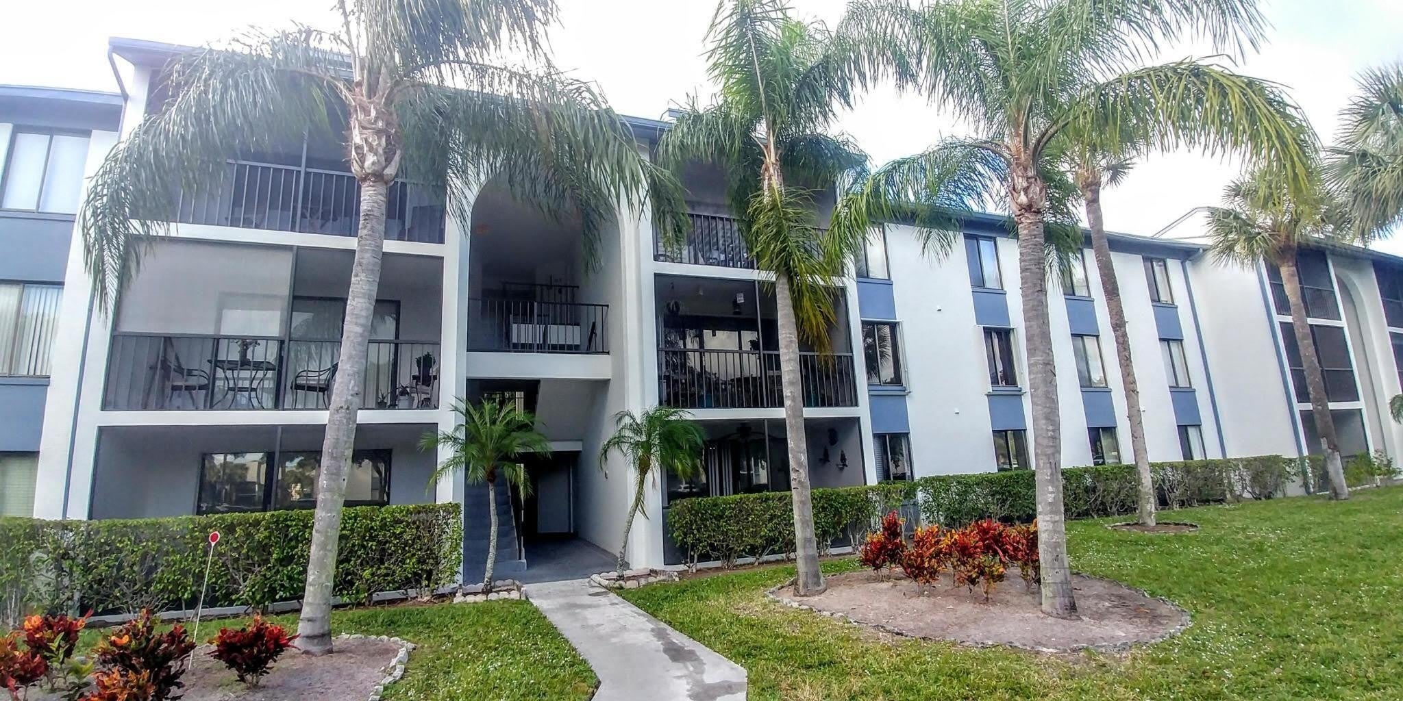 1009 Green Pine Boulevard – photo 1