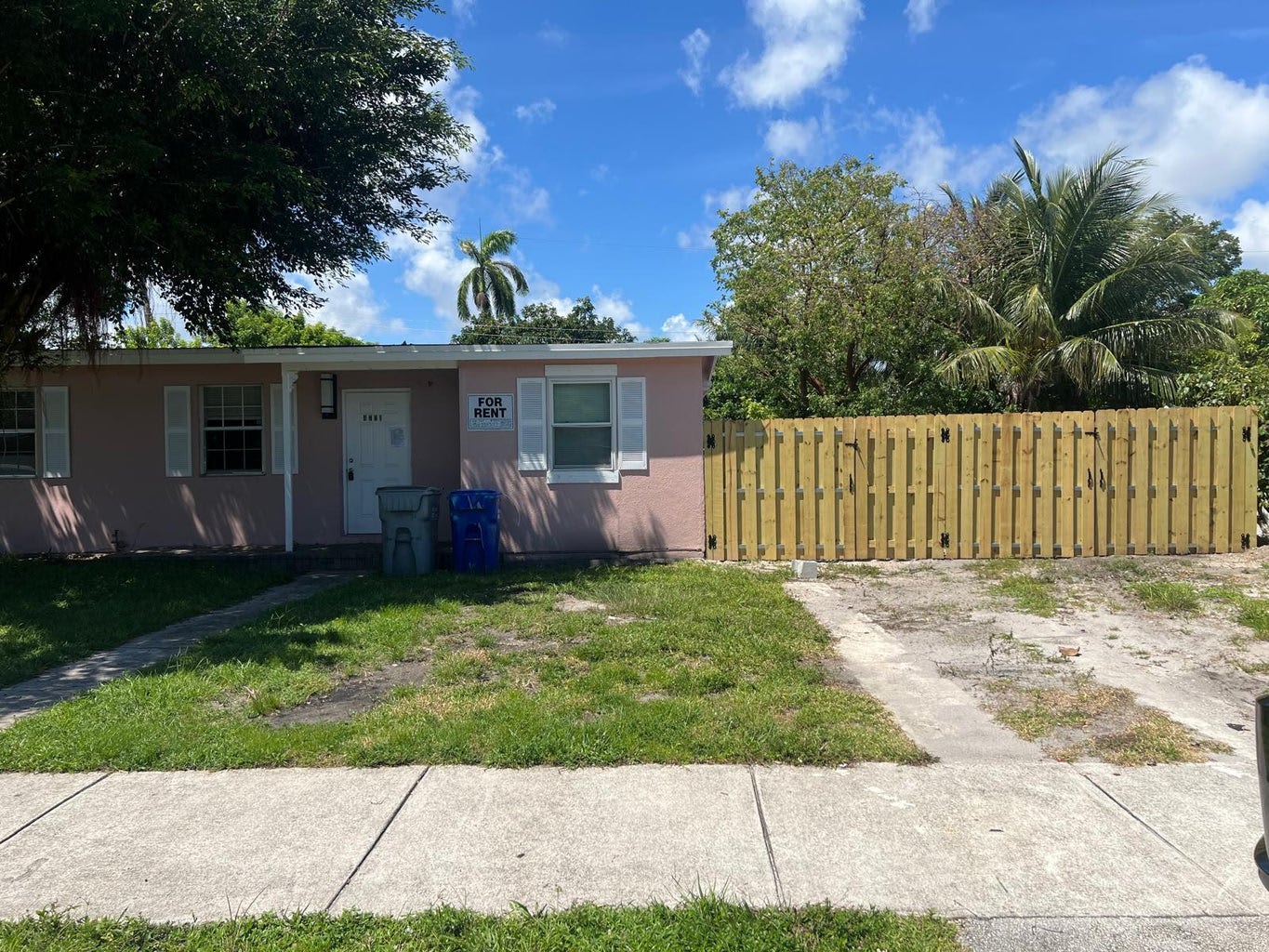 4721 Northeast 18th Avenue – photo 1