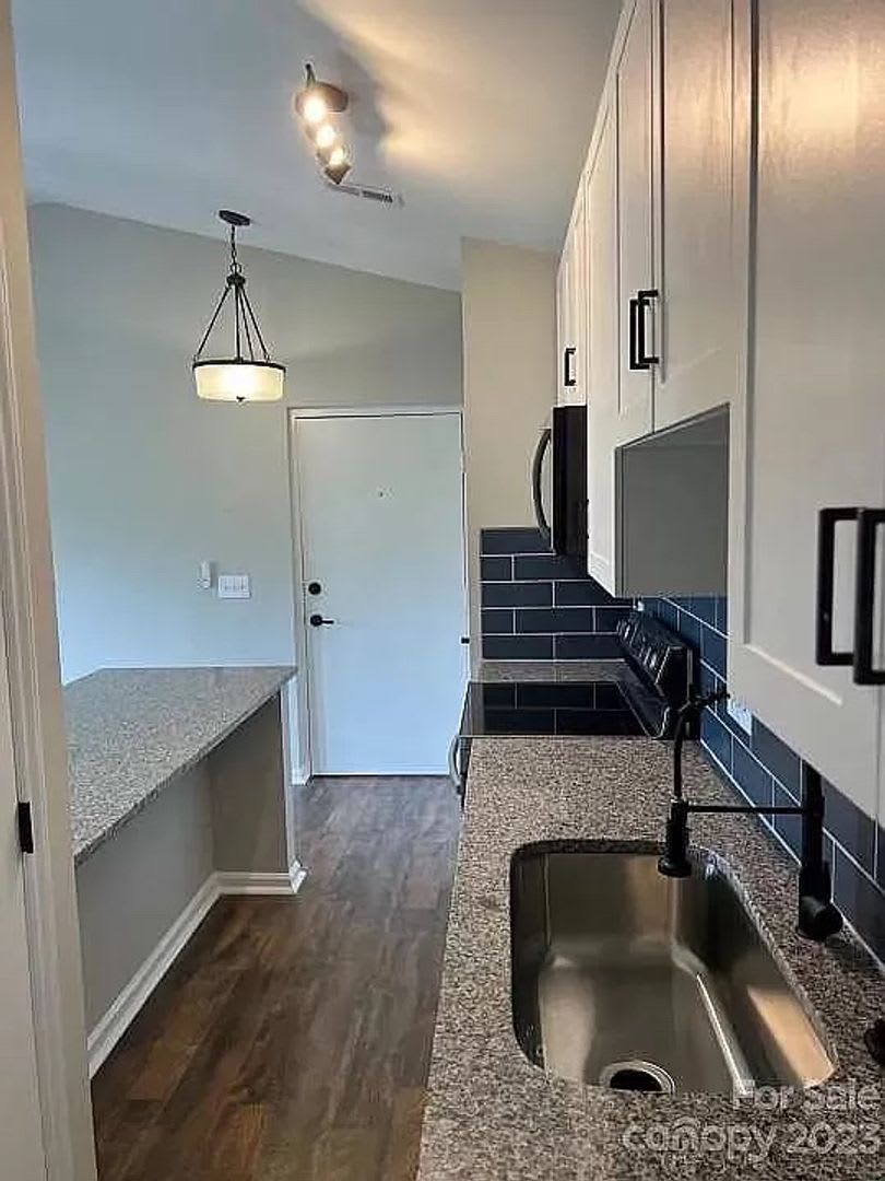 Room in 2 Bedroom Home at Meadow Rose Ln – photo 3