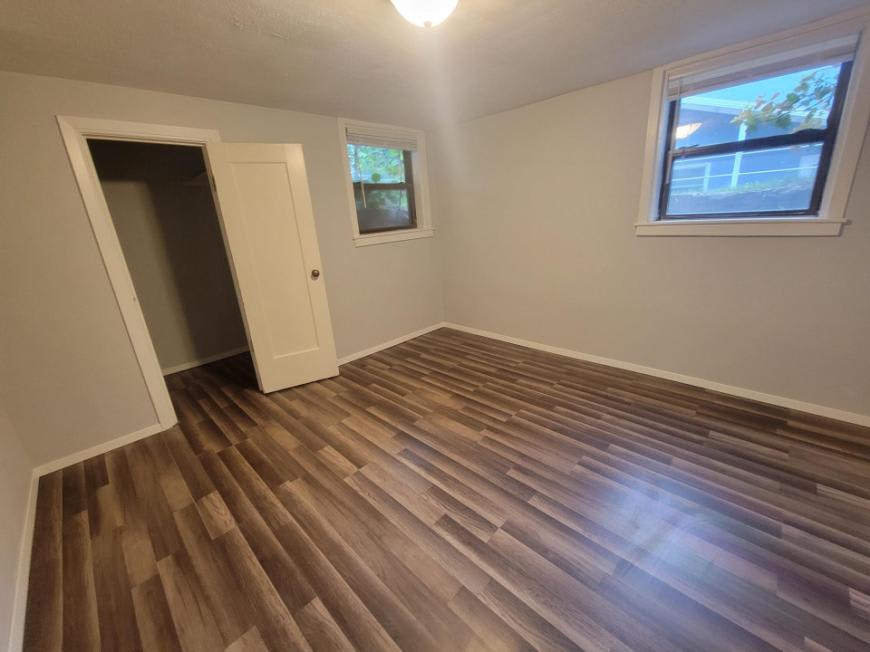 1021 1/2 Princeton Ave – photo 4