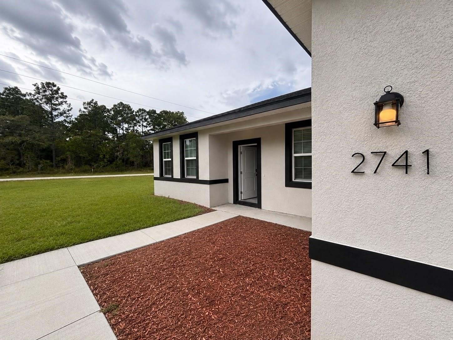 2741 W RUTLAND Drive – photo 2
