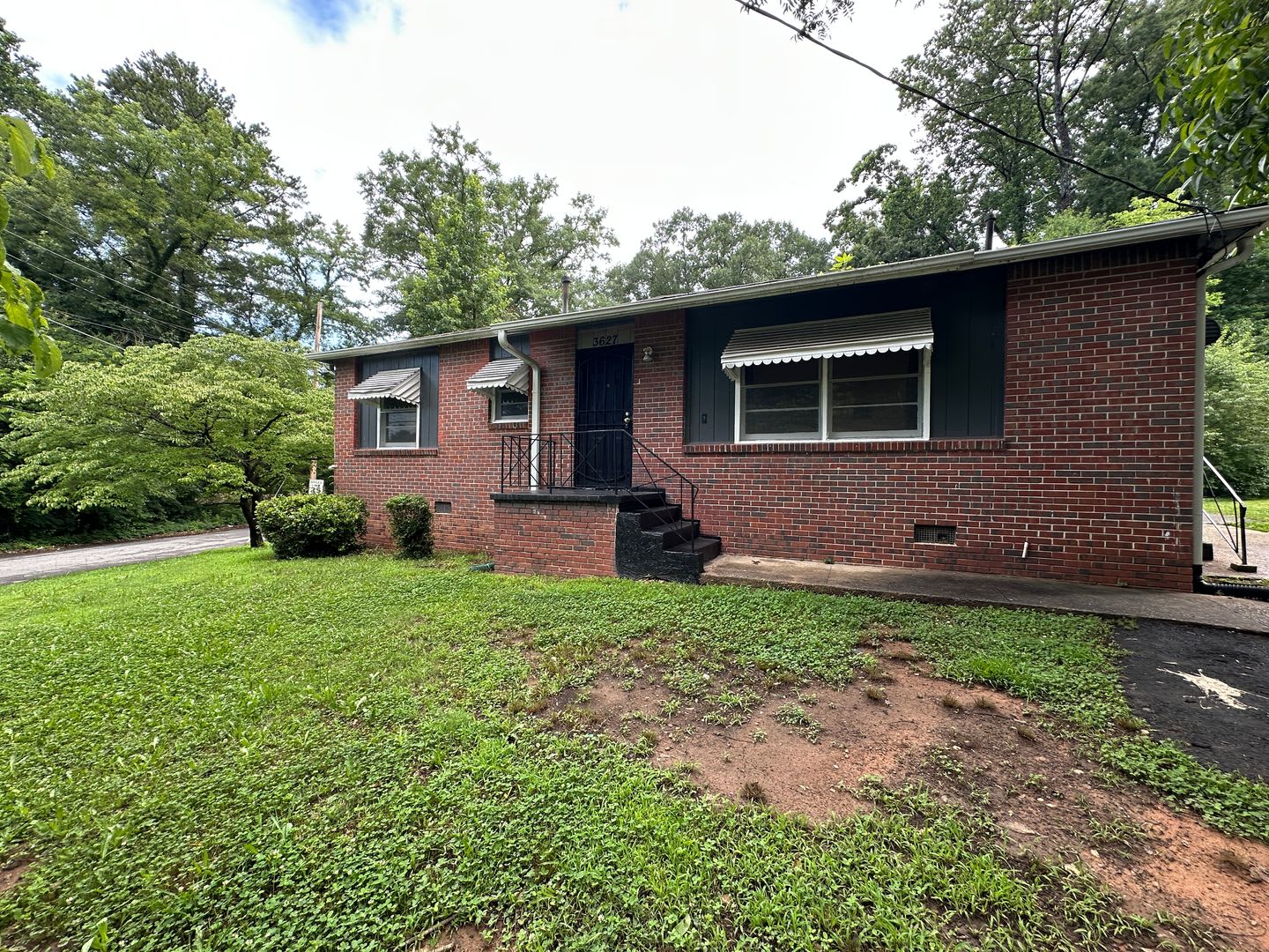 Charming 3 Bedroom 1 Bath Home in Atlanta – photo 3