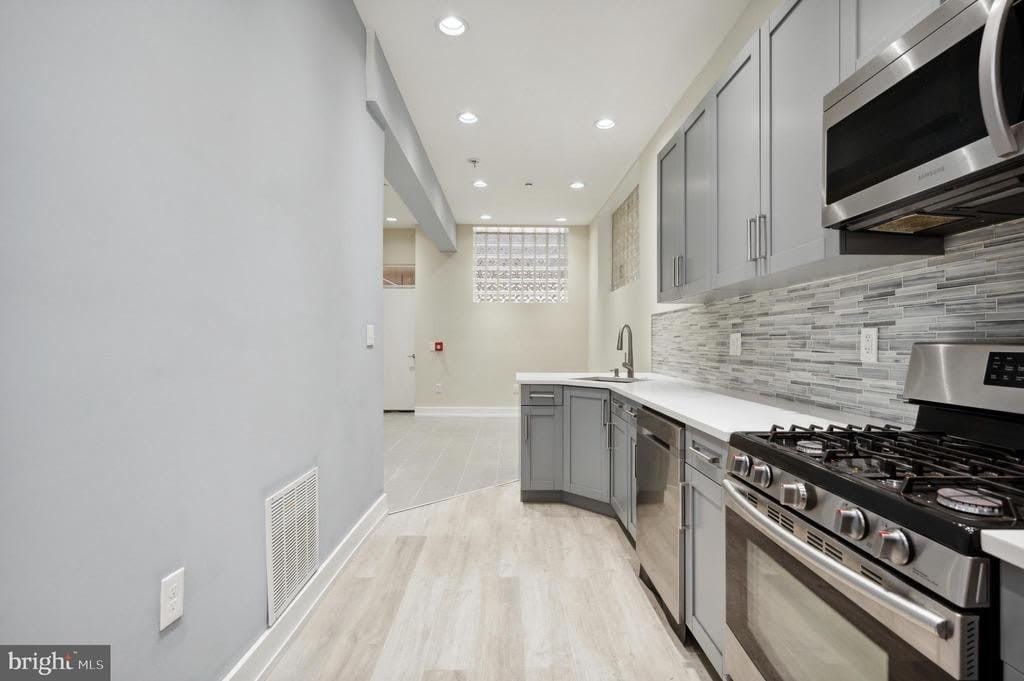 2024 26 E Fletcher Street – photo 4