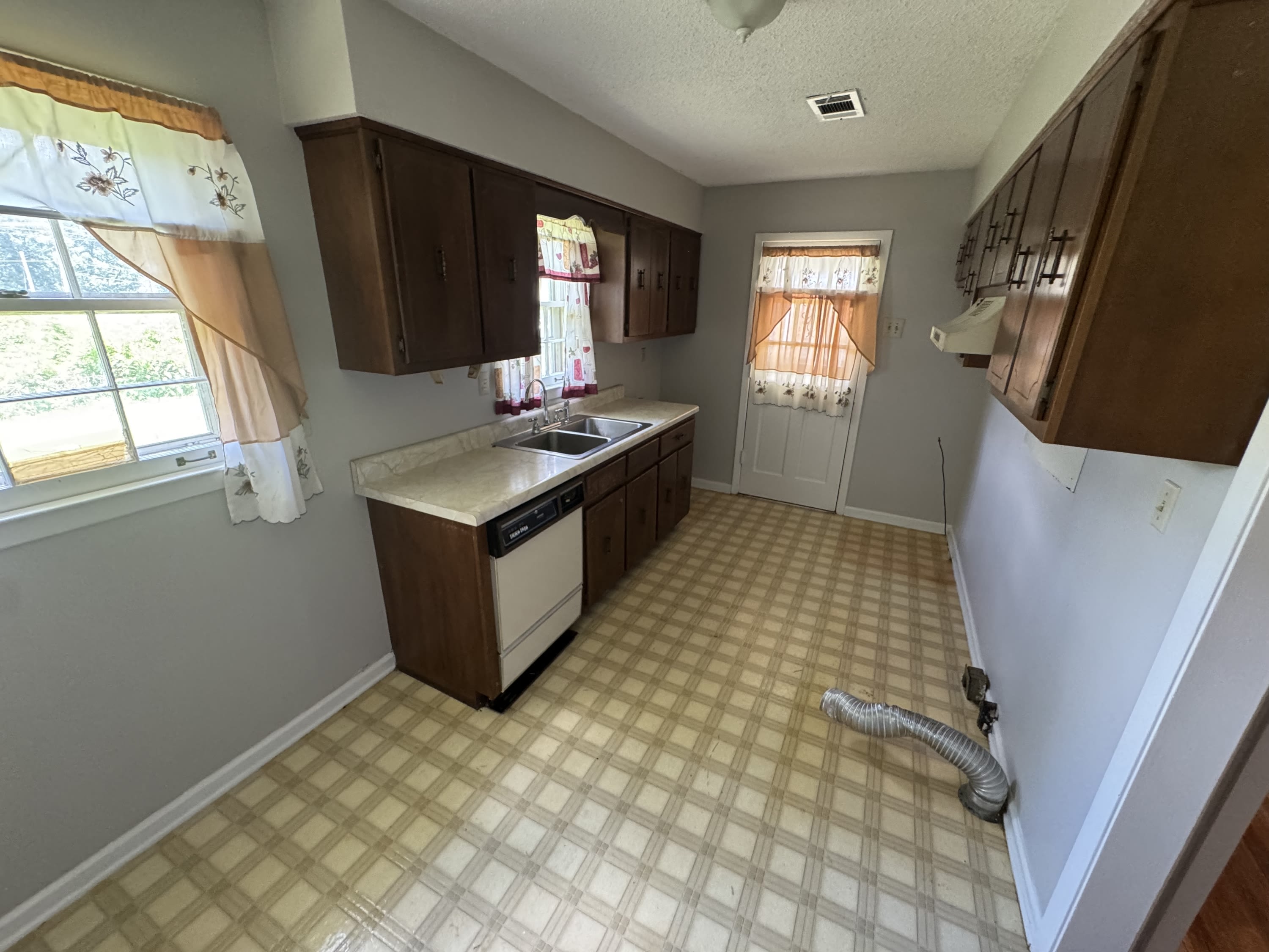 3554 Venable Road – photo 4