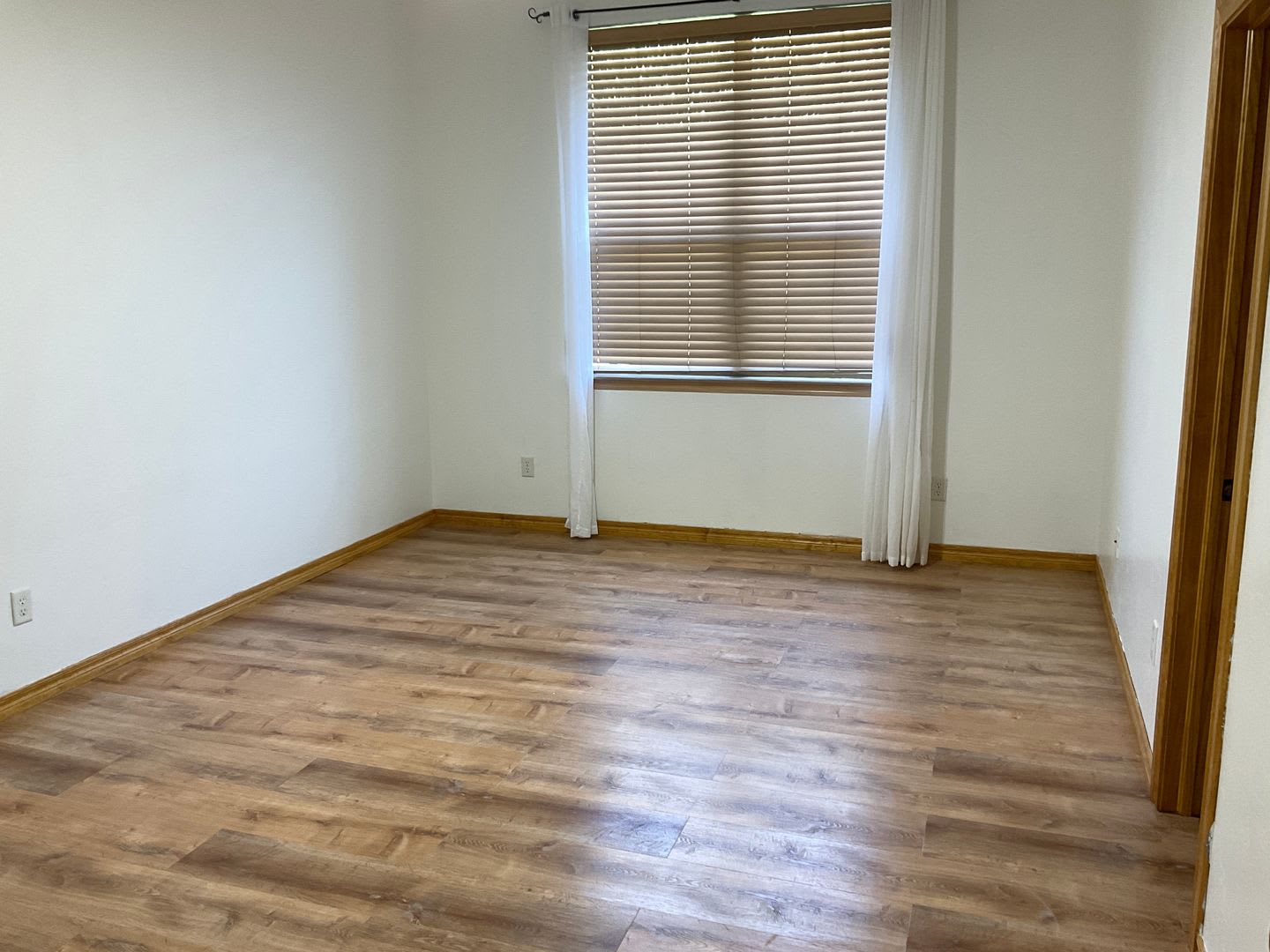 513 SW 155th Ct – photo 4