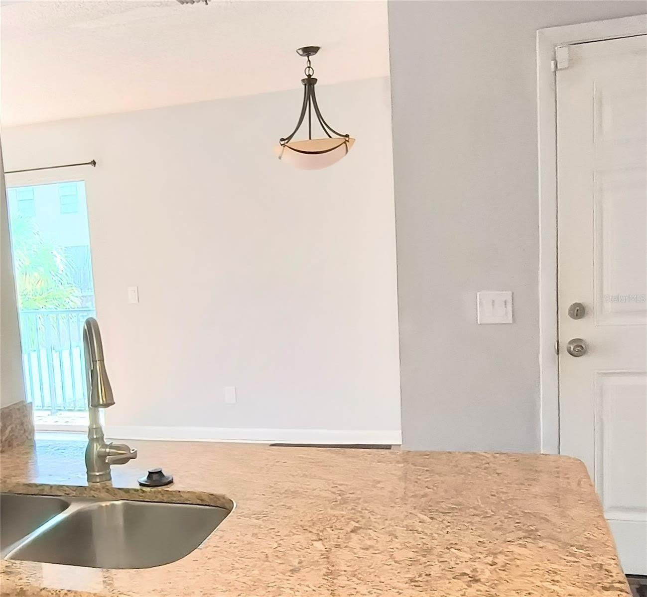 201 S ARRAWANA Avenue – photo 4