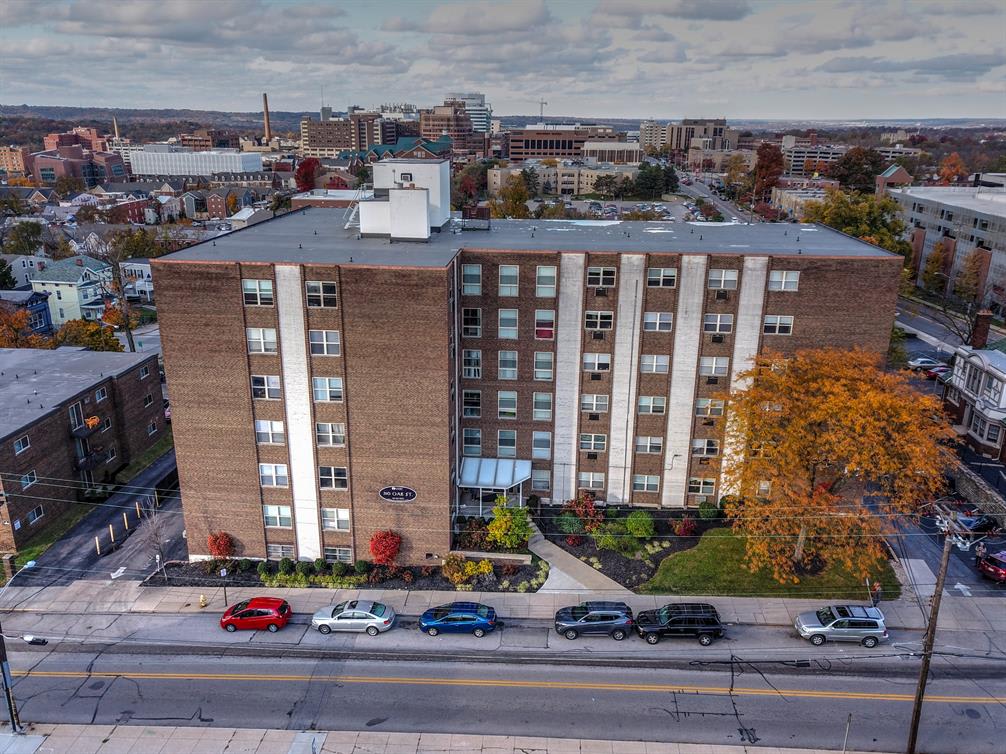 310 Oak St – photo 1