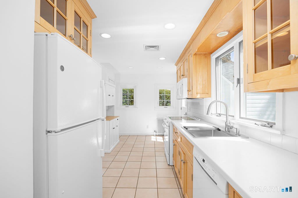 12 Roosevelt Road – photo 5