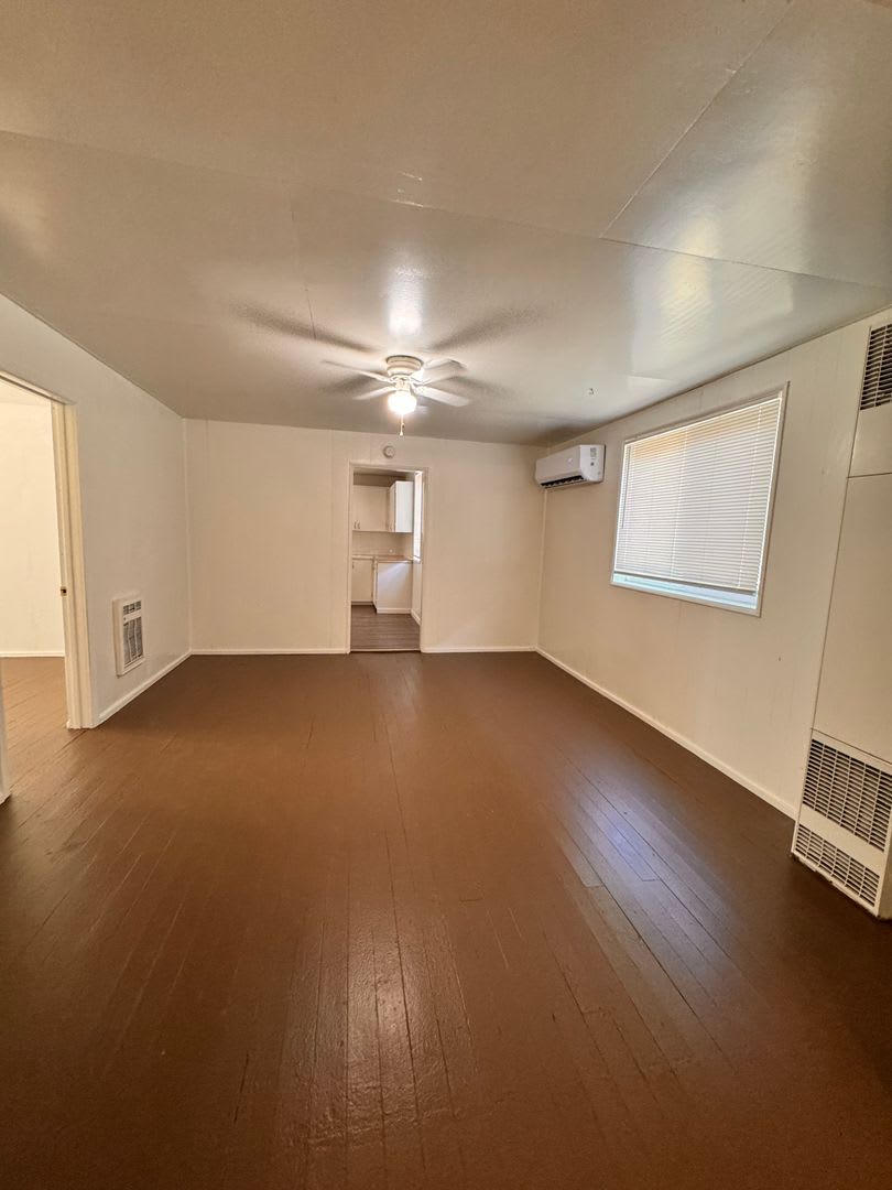 2 Bedroom House in SE Roseburg – photo 3