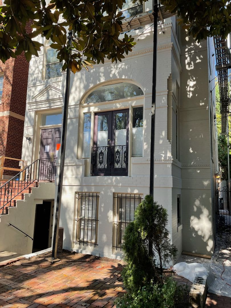 1BR in Georgetown East Village WITH PARKING!!! – photo 2