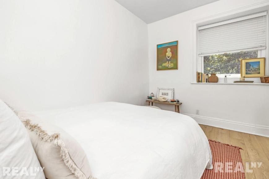 211 Lafayette Avenue – photo 3